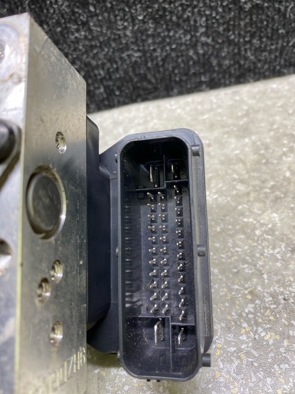 Блок ABS ELANTRA MD 10-15 2013 1.8 G4NB