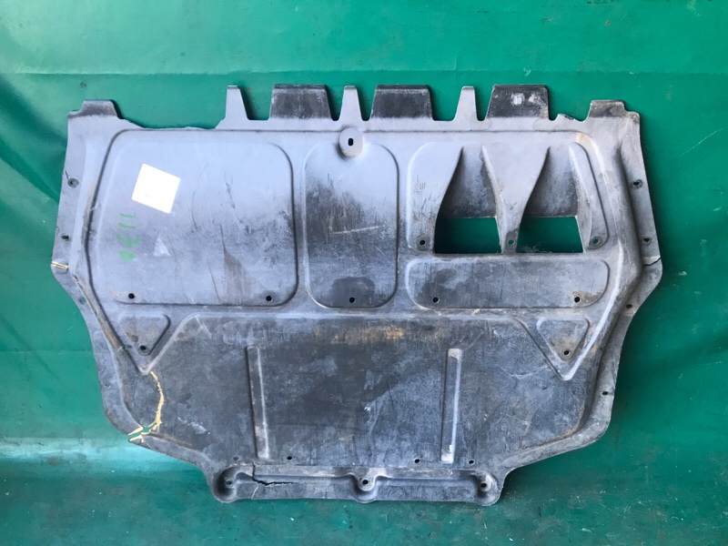 Защита двигателя VOLKSWAGEN PASSAT B7 11-15 561 825 237 D Б/У