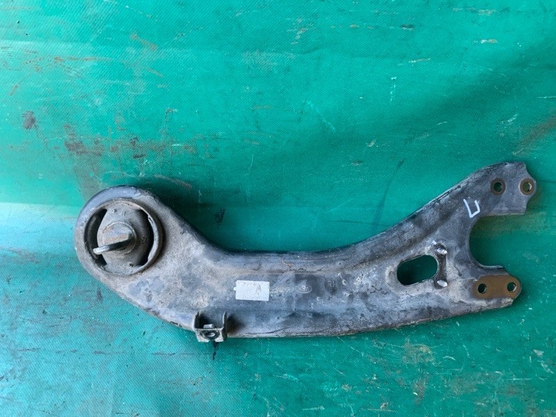 Рычаг задней подвески продольный правый SONATA YF 10-14 2011 2.4 G4KK Рычаг задней подвески продольный правый SONATA YF 10-14 2011 2.4 G4KK