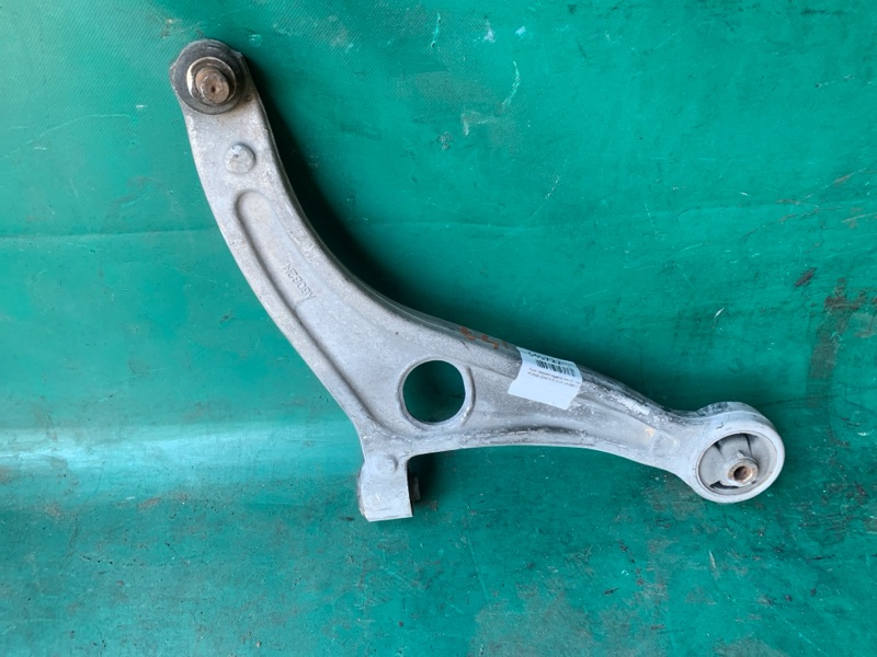 Запчасть рычаг передней подвески нижний правый HYUNDAI SONATA YF 10-14 2011 2.4 G4KK 54501-4R000 Б/У Рычаг передней подвески нижний правый HYUNDAI SONATA YF 10-14 2011 2.4 G4KK 54501-4R000 Б/У