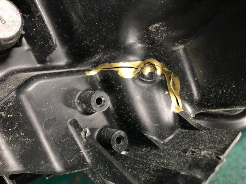 Фара правая UX 200 18-