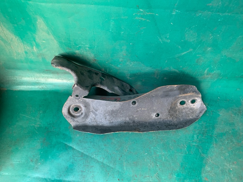 Крепление балки подвески заднее левое QX60/JX35 12-20 2015 3.5 VQ35DE