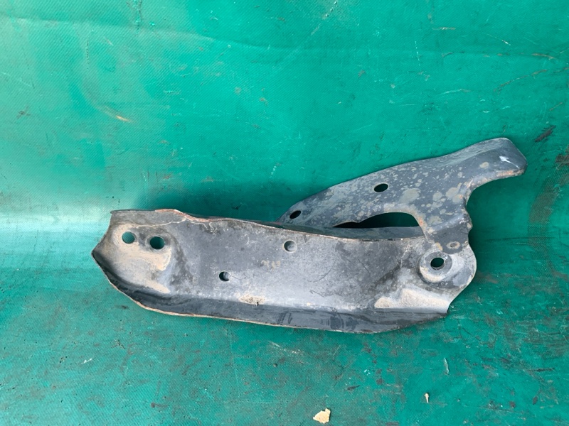 Крепление балки подвески заднее правое QX60/JX35 12-20 2015 3.5 VQ35DE