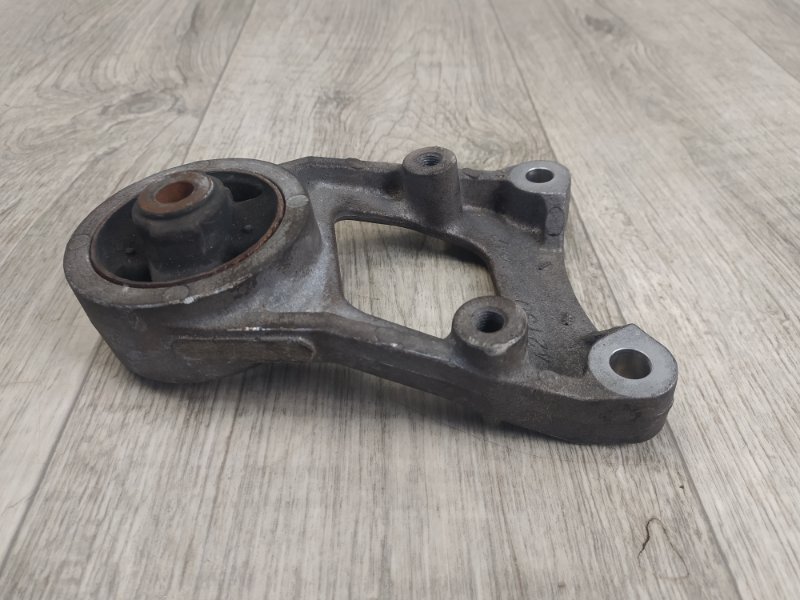 Кронштейн редуктора левый TOYOTA RAV4 05-12 2006 2.4 2AZFE 5238042120 Б/У