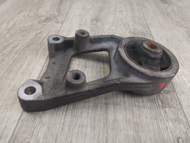 Кронштейн редуктора левый RAV4 05-12 2006 2.4 2AZFE