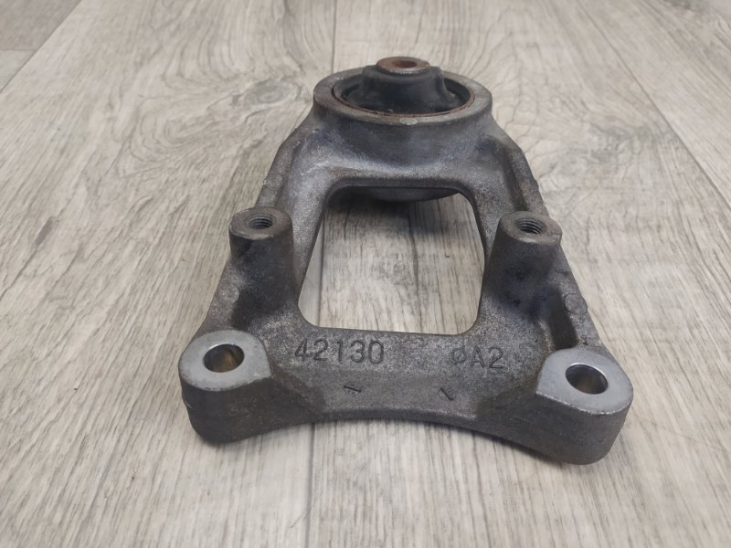 Кронштейн редуктора левый TOYOTA RAV4 05-12 2.4 2AZFE