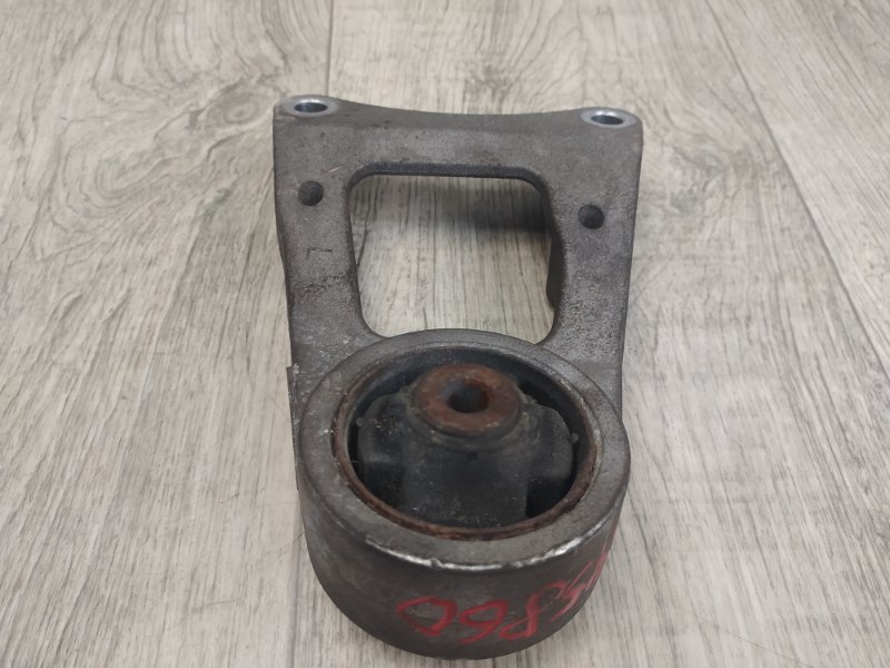 Кронштейн редуктора левый RAV4 05-12 2006 2.4 2AZFE