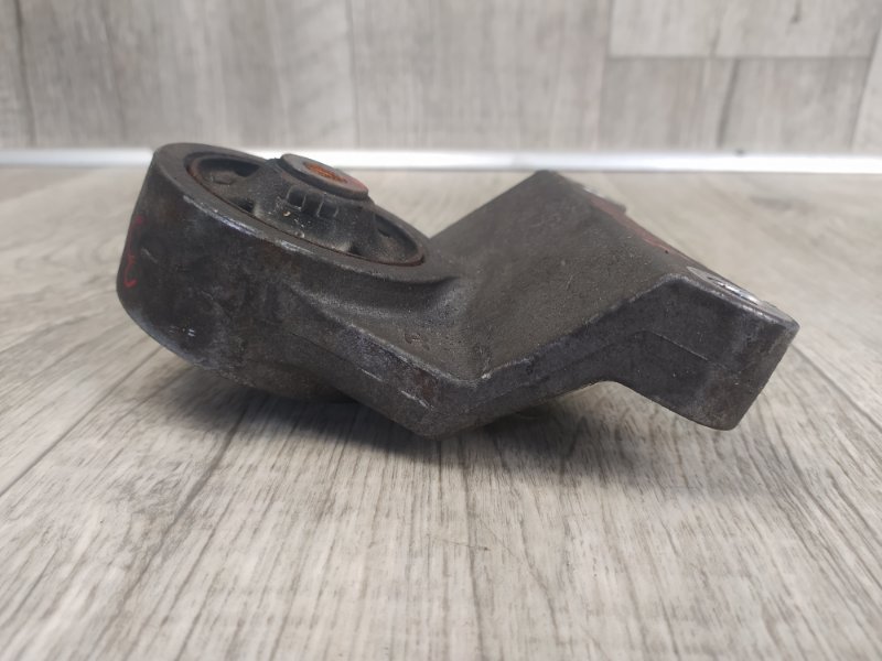 Кронштейн редуктора правый RAV4 05-12 2006 2.4 2AZFE