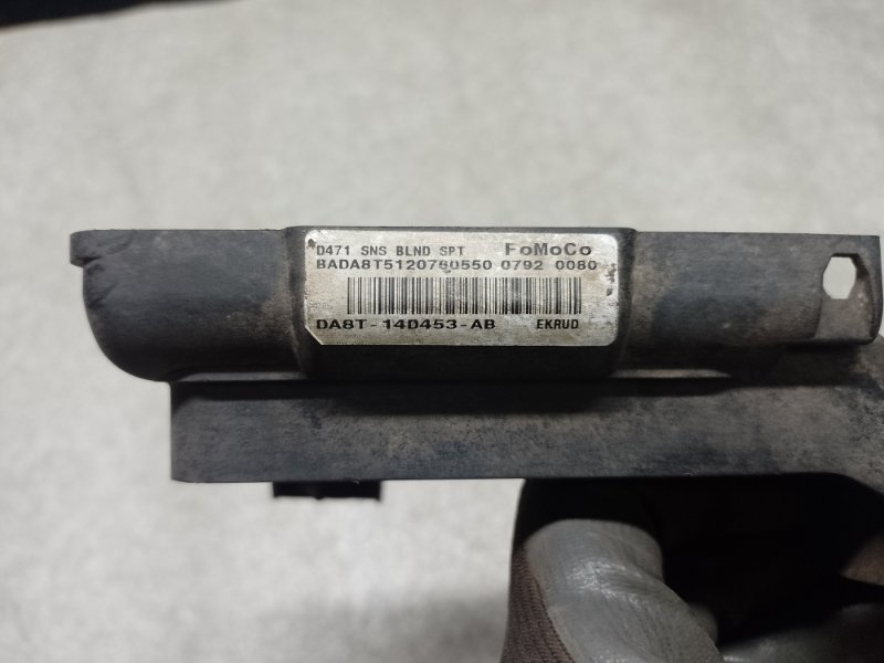 Кронштейн датчика слепых зон правый FORD FLEX 08-19 T35PDED