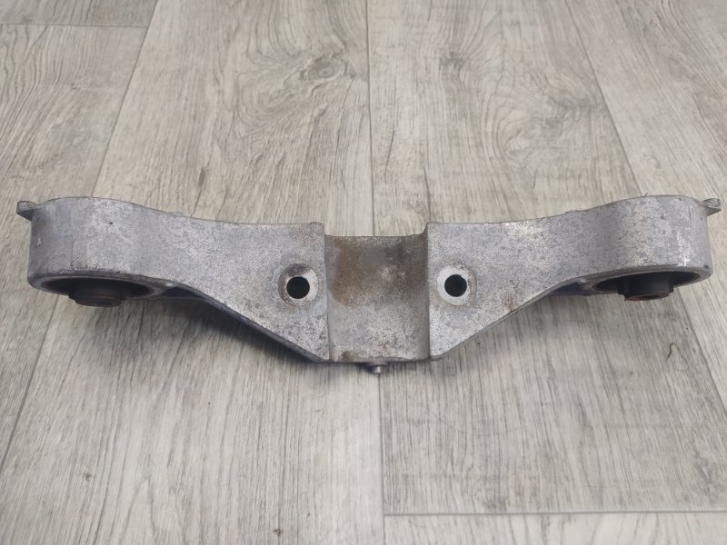 Кронштейн редуктора LEGACY BN 14-18 2014 2.5 FB25B