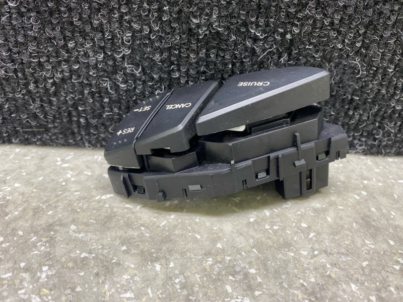 Кнопки на руль правые ELANTRA MD 10-15 2013 1.8 G4NB