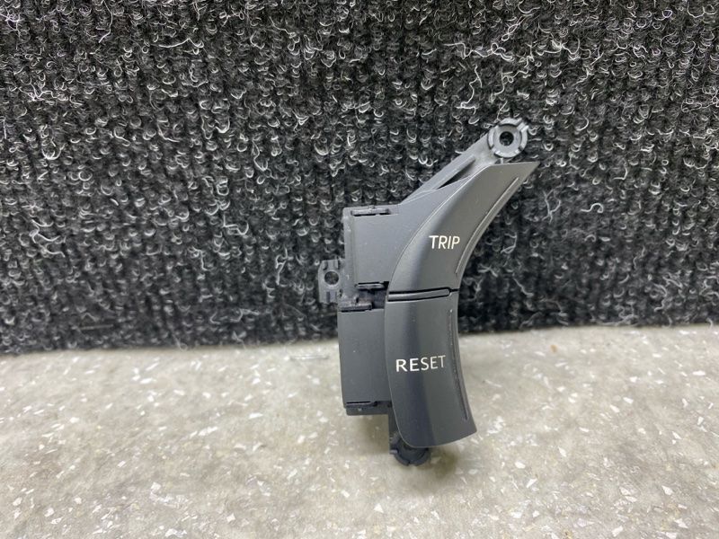 Кнопки на руль правые HYUNDAI ELANTRA MD 10-15 2013 1.8 G4NB 96700-3X801RY Б/У