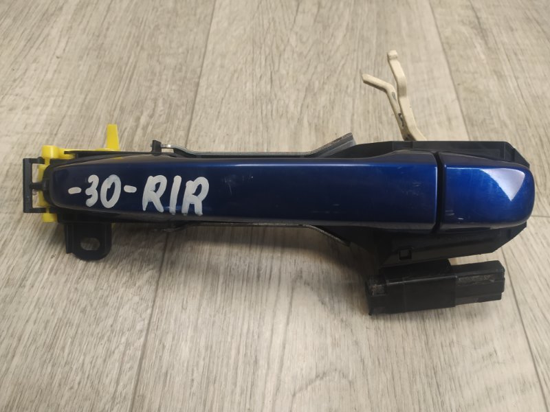 Запчасть ручка двери наружная задняя правая TOYOTA PRIUS - 30 09-17 69211-74020-B0 Б/У Ручка двери наружная задняя правая TOYOTA PRIUS - 30 09-17 69211-74020-B0 Б/У