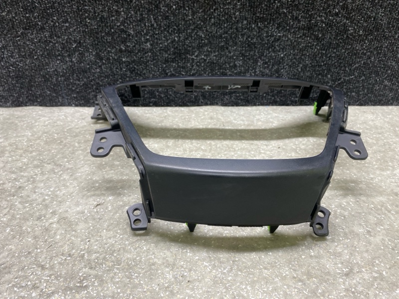 Накладка торпедо под магнитолу ELANTRA MD 10-15 2013 1.8 G4NB