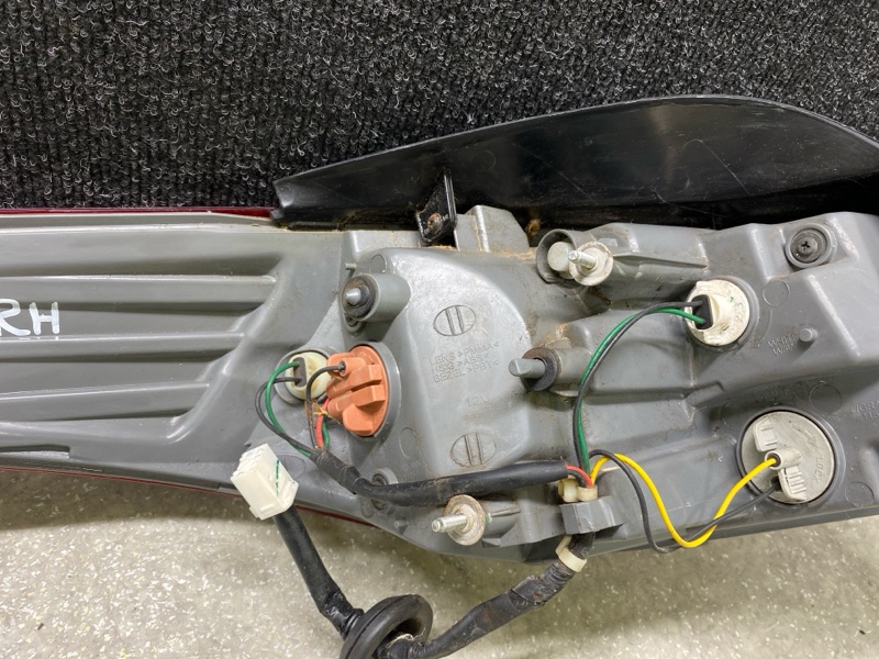 Фонарь наружный правый ELANTRA MD 10-15 2013 1.8 G4NB