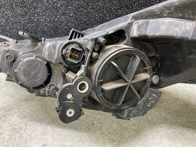 Фара правая ELANTRA MD 10-15 2013 1.8 G4NB Фара правая ELANTRA MD 10-15 2013 1.8 G4NB