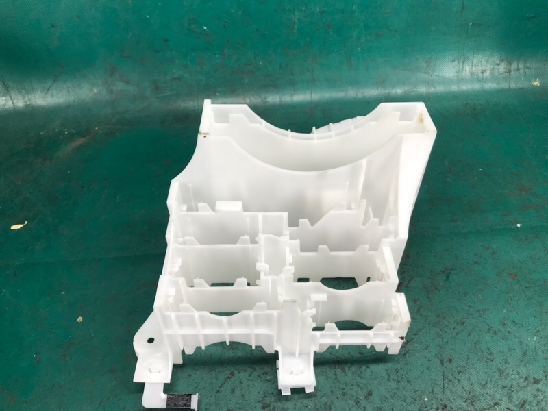 Кронштейн блока предохранителей правый NX 14-21 2020 8ARFTS 2.0TURBO Кронштейн блока предохранителей правый NX 14-21 2020 8ARFTS 2.0TURBO