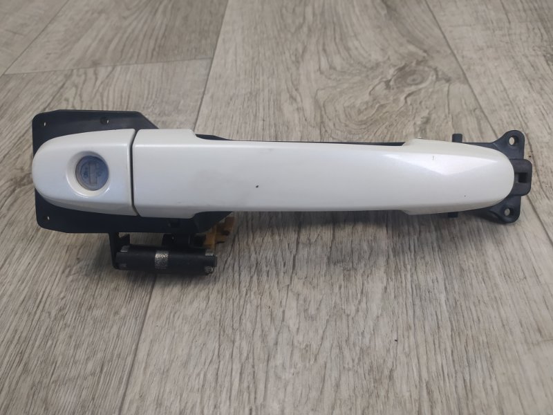 Ручка двери наружная передняя левая TOYOTA RAV4 05-12 2006 2.4 2AZFE 692111222003 Б/У