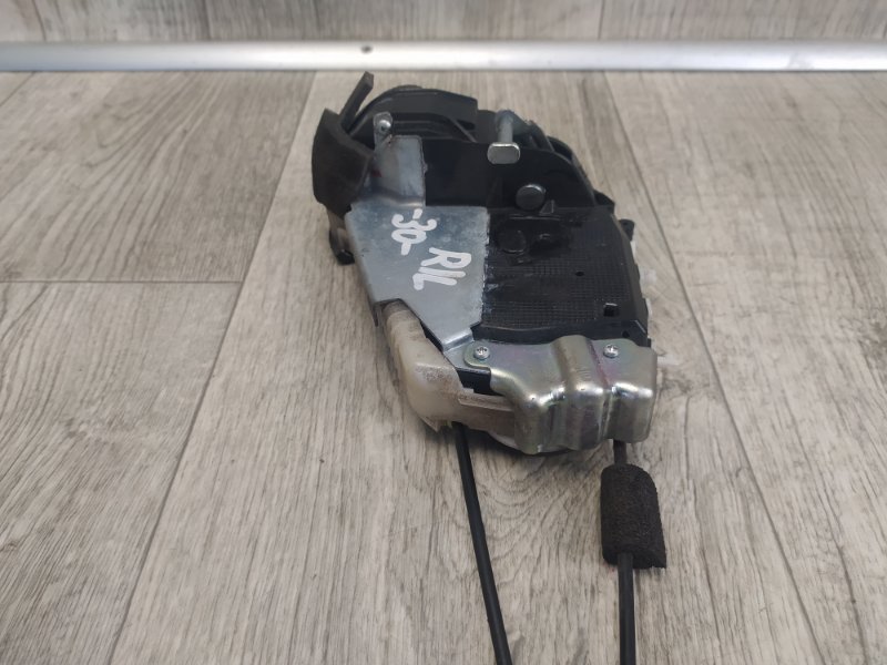 Замок двери задний левый PRIUS - 30 09-17 Замок двери задний левый PRIUS - 30 09-17