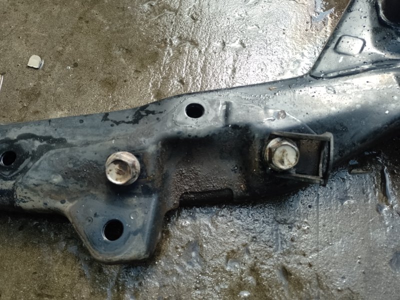 Балка передней подвески SIENNA 03-10 Балка передней подвески SIENNA 03-10