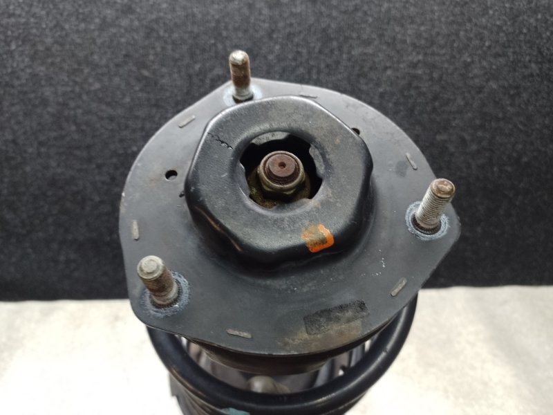 Амортизатор передний правый SIENNA 03-10 Амортизатор передний правый SIENNA 03-10