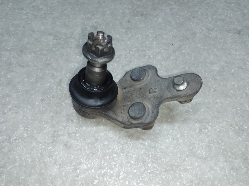 Шаровая опора передняя правая TOYOTA SIENNA 03-10 43330-09560 Б/У