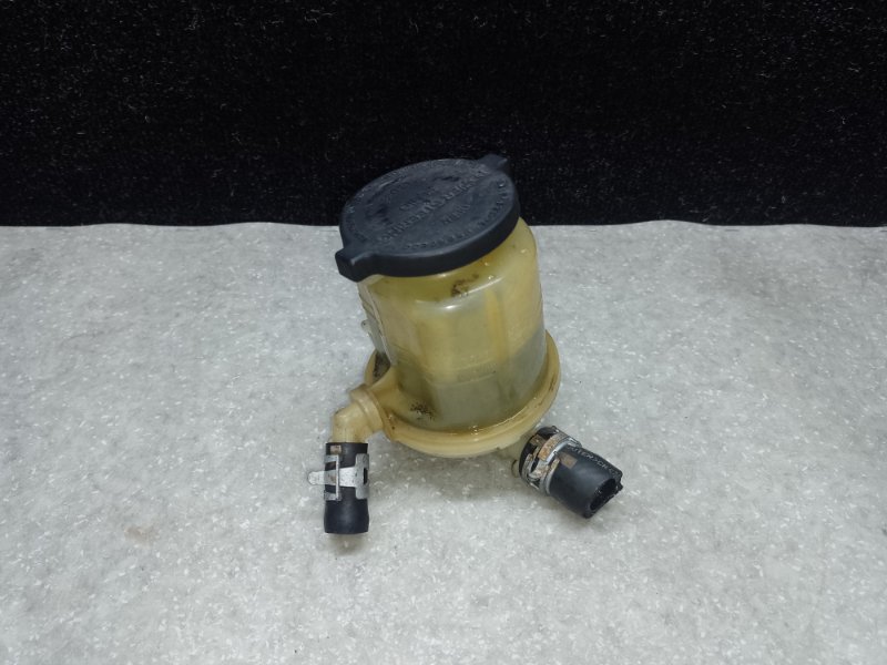 Бачок ГУР TOYOTA SIENNA 03-10 44360-08020 Б/У