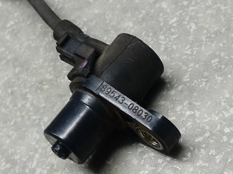 Датчик ABS передний левый SIENNA 03-10