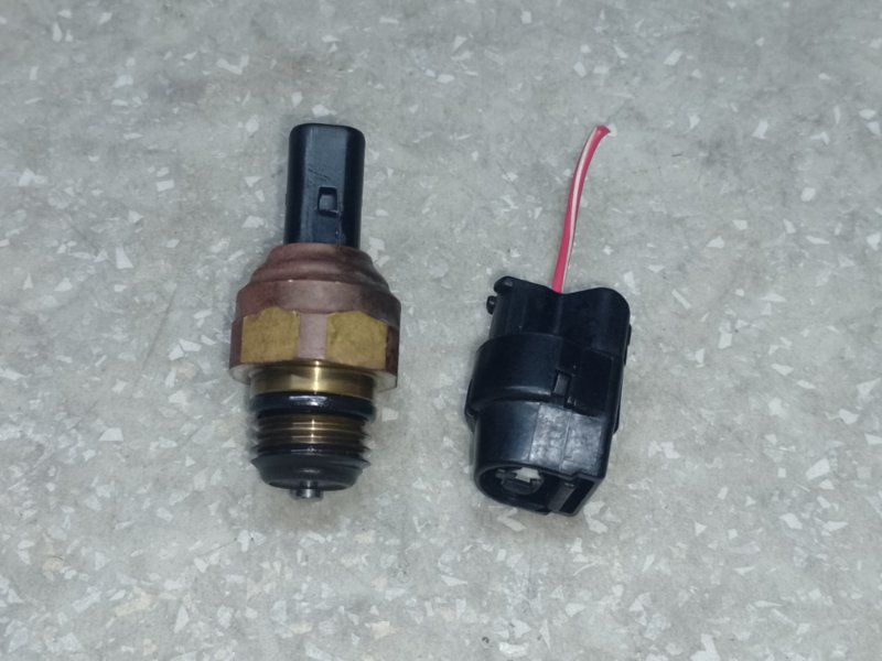 Запчасть датчик давления масла гур TOYOTA SIENNA 03-10 89438-33010 Б/У Датчик давления масла ГУР TOYOTA SIENNA 03-10 89438-33010 Б/У