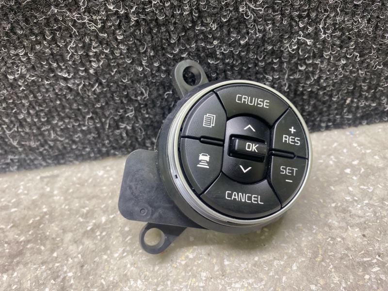 Запчасть кнопки на руль правые KIA SOUL SK3 19- 2021 G4FJ 1.6 96720-K0130 Б/У Кнопки на руль правые KIA SOUL SK3 19- 2021 G4FJ 1.6 96720-K0130 Б/У