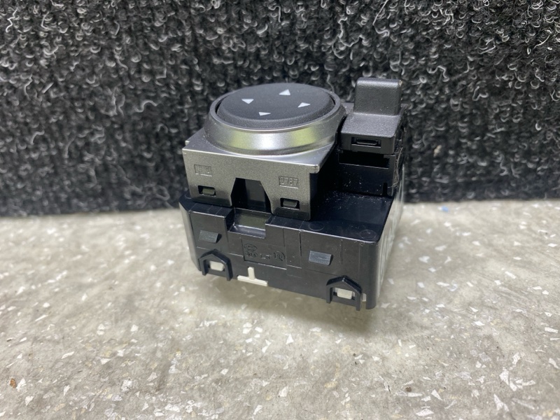 Блок управления зеркалами KIA SOUL SK3 19- G4FJ 1.6 Блок управления зеркалами KIA SOUL SK3 19- G4FJ 1.6