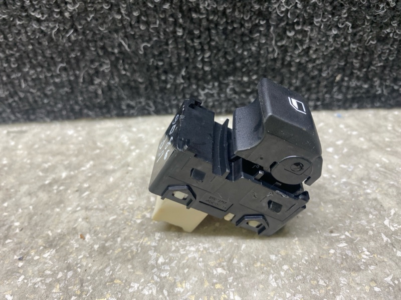 Кнопка стеклоподъемника задняя SOUL SK3 19- 2021 G4FJ 1.6