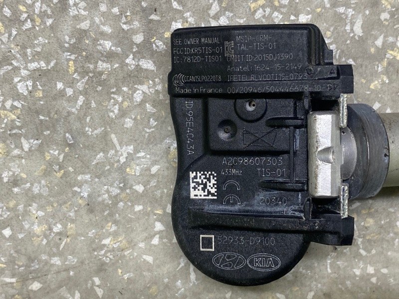 Датчик давления в шинах KIA SOUL SK3 19- G4FJ 1.6 Датчик давления в шинах KIA SOUL SK3 19- G4FJ 1.6