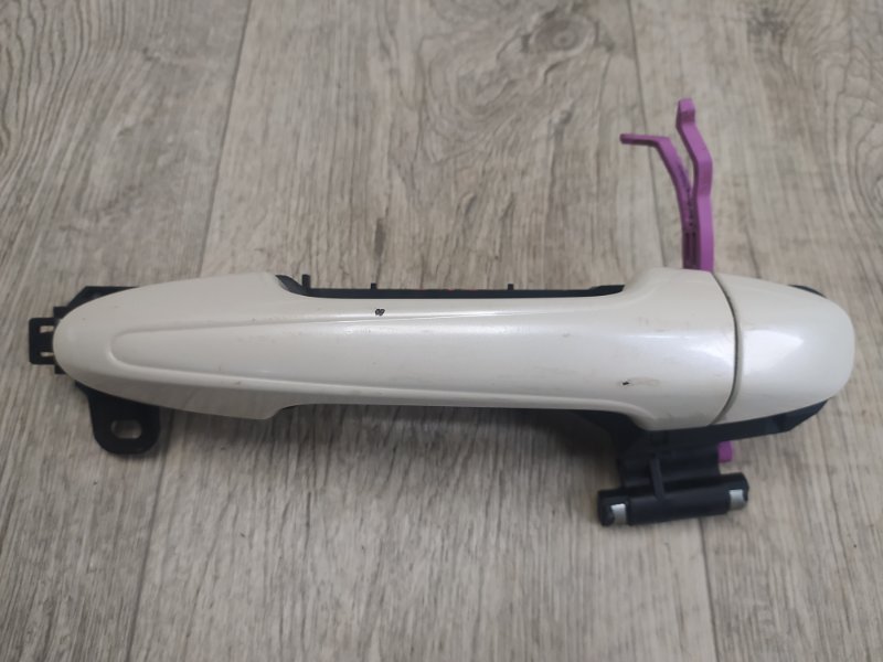 Запчасть ручка двери наружная задняя правая TOYOTA RAV4 13-19 69211-42040-A1 Б/У Ручка двери наружная задняя правая TOYOTA RAV4 13-19 69211-42040-A1 Б/У