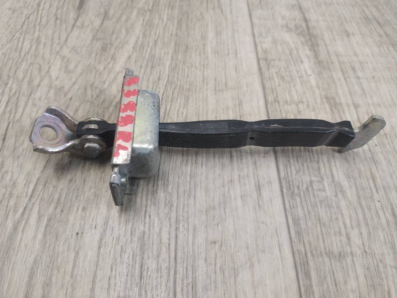 Ограничитель двери задний левый PRIUS 16- 2017 1.8 2ZRFXE Ограничитель двери задний левый PRIUS 16- 2017 1.8 2ZRFXE