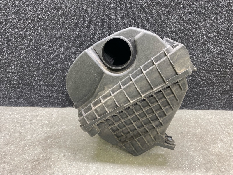 Запчасть корпус воздушного фильтра KIA SORENTO UM 14- 2015 2.4 G4KJ 28110-C6100 Б/У Корпус воздушного фильтра KIA SORENTO UM 14- 2015 2.4 G4KJ 28110-C6100 Б/У