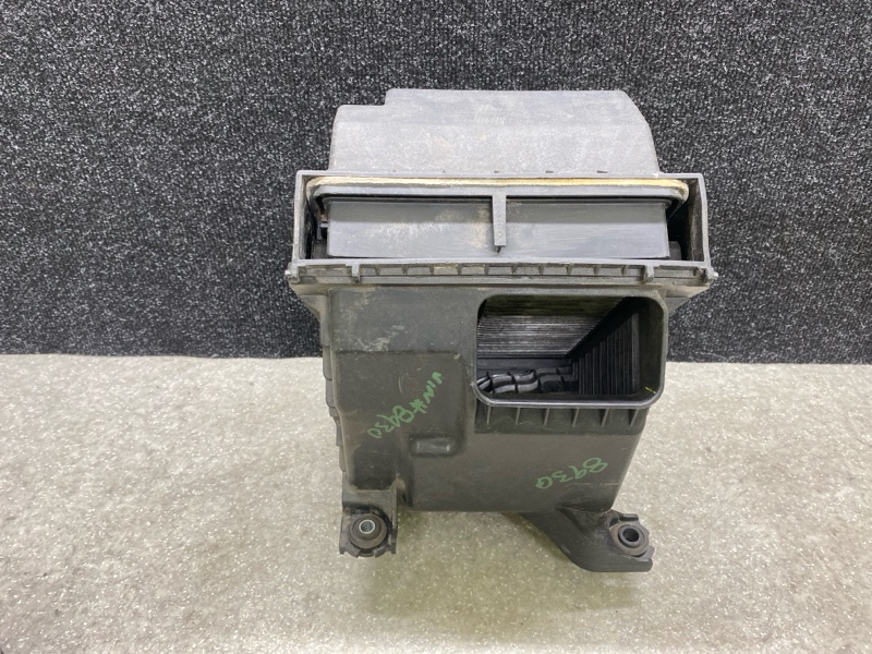 Корпус воздушного фильтра SORENTO UM 14- 2015 2.4 G4KJ Корпус воздушного фильтра SORENTO UM 14- 2015 2.4 G4KJ