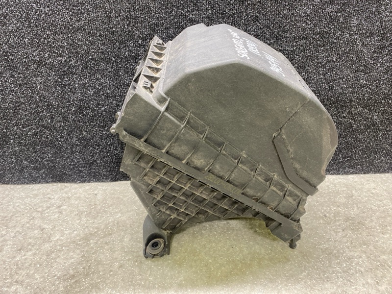 Корпус воздушного фильтра KIA SORENTO UM 14- 2.4 G4KJ Корпус воздушного фильтра KIA SORENTO UM 14- 2.4 G4KJ