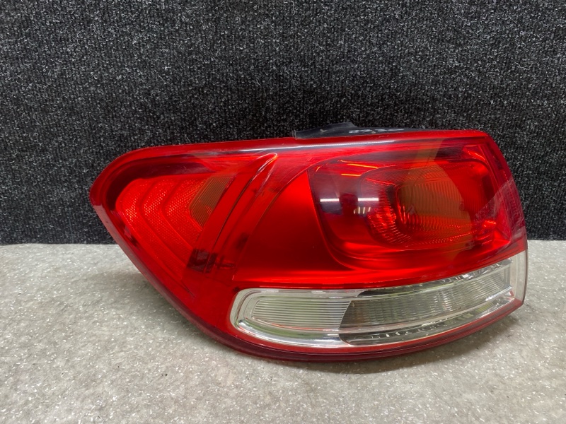 Запчасть фонарь наружный левый KIA SORENTO UM 14- 2015 2.4 G4KJ 92401-C6000 Б/У Фонарь наружный левый KIA SORENTO UM 14- 2015 2.4 G4KJ 92401-C6000 Б/У