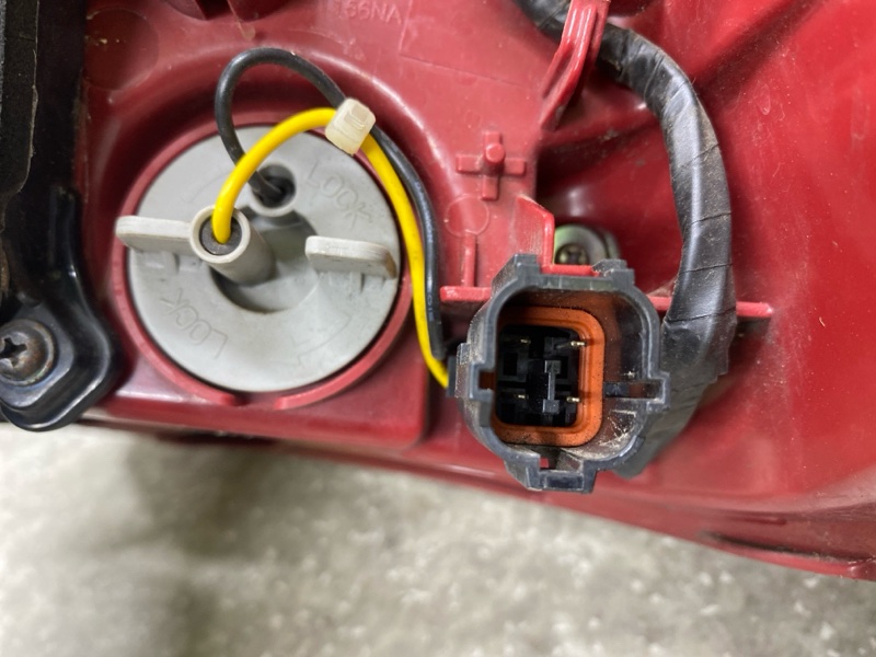 Фонарь наружный левый SORENTO UM 14- 2015 2.4 G4KJ Фонарь наружный левый SORENTO UM 14- 2015 2.4 G4KJ