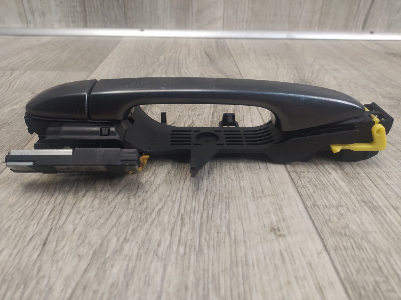 Ручка двери наружная передняя левая TOYOTA PRIUS - 30 09-17 Ручка двери наружная передняя левая TOYOTA PRIUS - 30 09-17