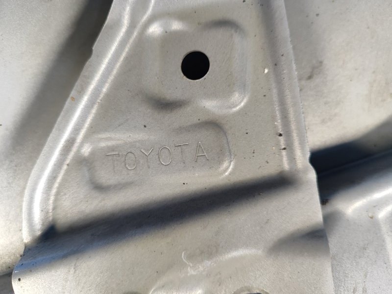 Крыло переднее правое PRIUS - 30 09-17 Крыло переднее правое PRIUS - 30 09-17