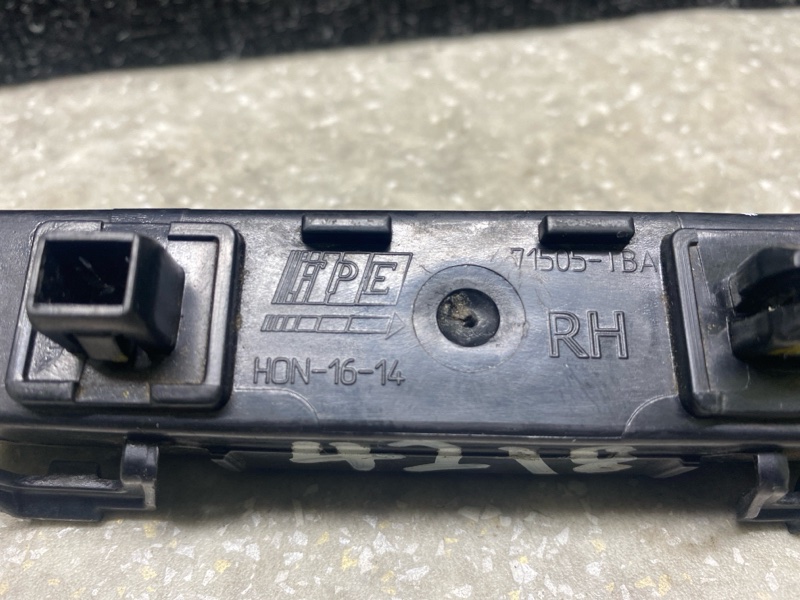 Кронштейн заднего бампера правый HONDA CIVIC FC/FK 15- 2.0L 4