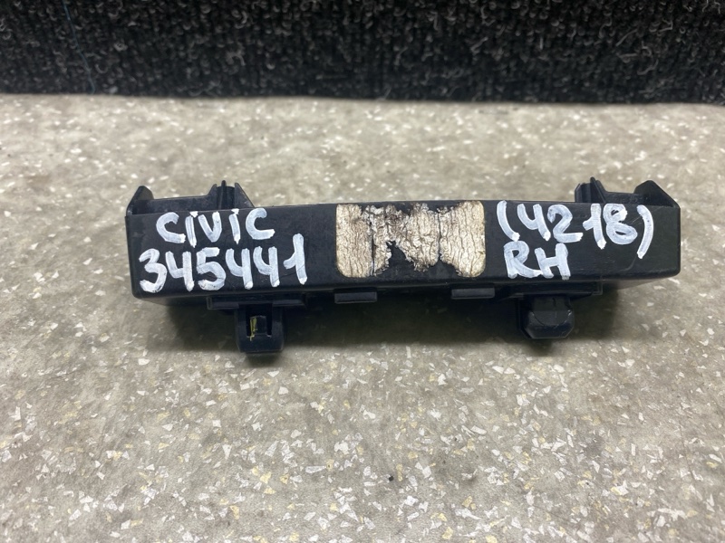 Кронштейн заднего бампера правый CIVIC FC/FK 15- 2019 2.0L 4