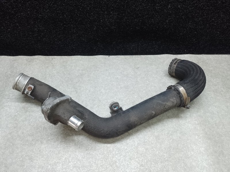 Запчасть патрубок интеркулера HYUNDAI SANTA FE (DM) 12-18 2013 2.0 G4KH 28282-2G200 Б/У Патрубок интеркулера HYUNDAI SANTA FE (DM) 12-18 2013 2.0 G4KH 28282-2G200 Б/У