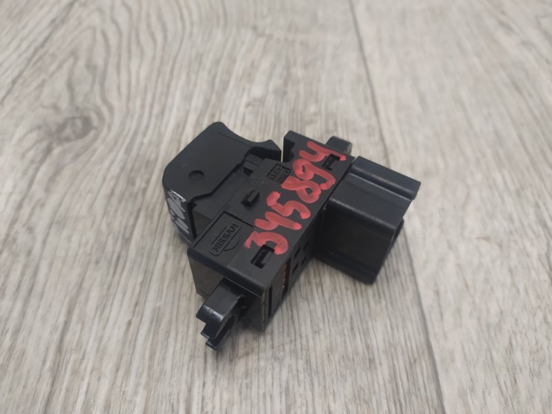 Кнопка стеклоподъемника передняя NISSAN TIIDA/VERSA C11 04-11