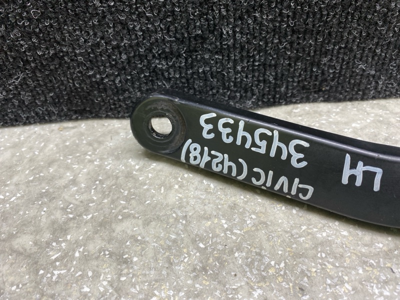 Поводок стеклоочистителя передний левый CIVIC FC/FK 15- 2019 2.0L 4