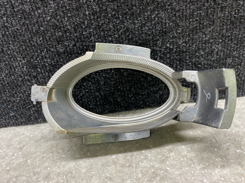 Накладка противотуманной фары правая LEXUS ES350 06-12 3.5 2GR-FE