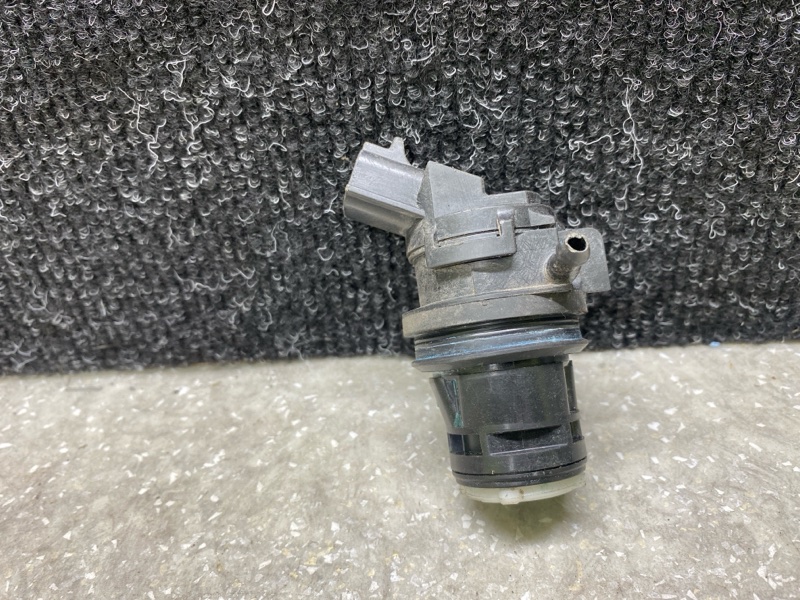 Насос омывателя стекла ES350 06-12 2007 3.5 2GR-FE Насос омывателя стекла ES350 06-12 2007 3.5 2GR-FE