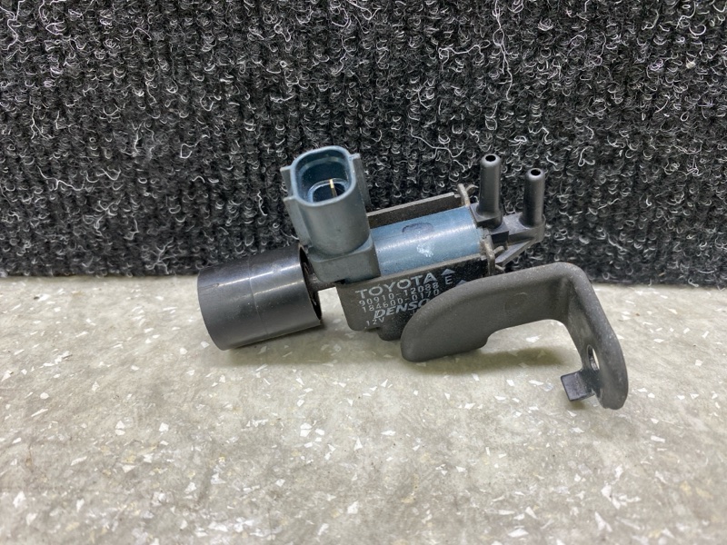 Клапан электромагнитный (вакуумный) ES350 06-12 2007 3.5 2GR-FE Клапан электромагнитный (вакуумный) ES350 06-12 2007 3.5 2GR-FE